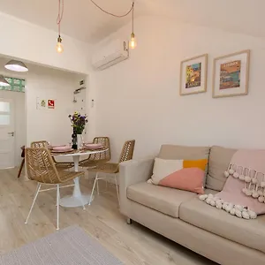 New Bright And Cozy In Graca Lisboa